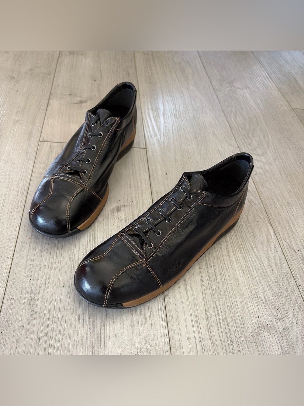 Vintage Stuart Weitzman Black Leather Lace-Up Sneakers with Tan Accents